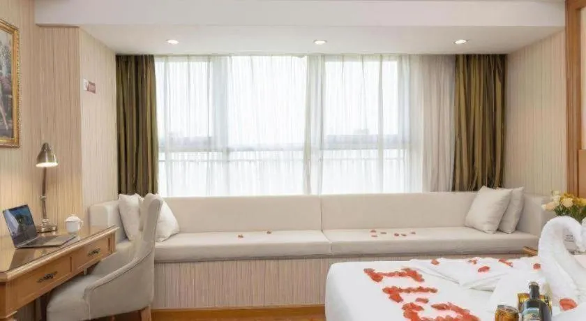 Bed in Vienna Hotel Zhengzhou Only Henan Movie Town