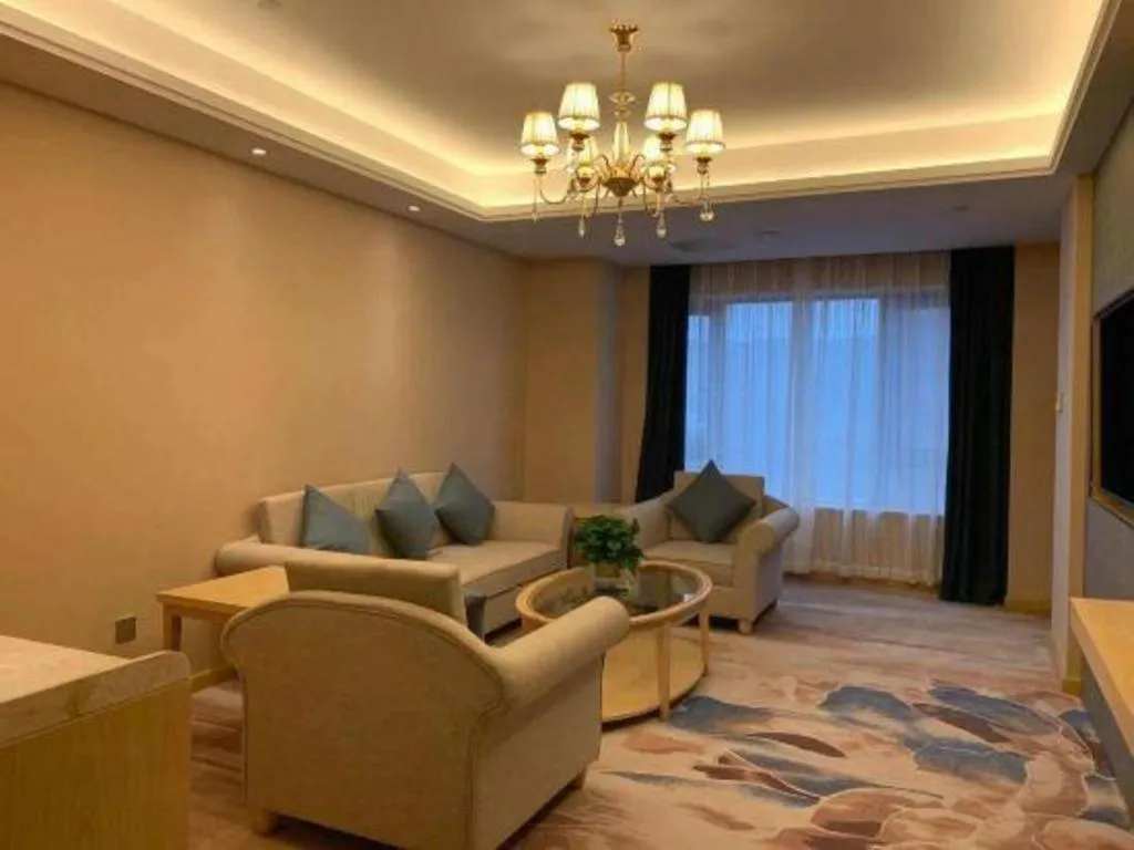 Vienna Hotel Chengdu Xinjin Old Pier Liujianian Metro Station