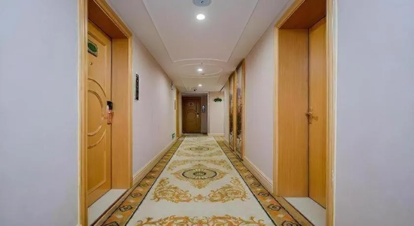 Vienna Hotel Wuhan Huazhong Normal University Huquan Metro Station