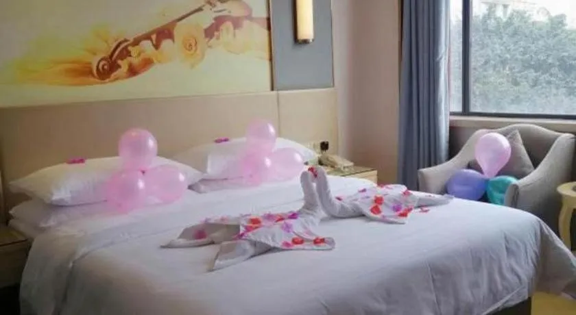 Bed in Vienna Hotel Chongqing Shiqiaopu Metro Station