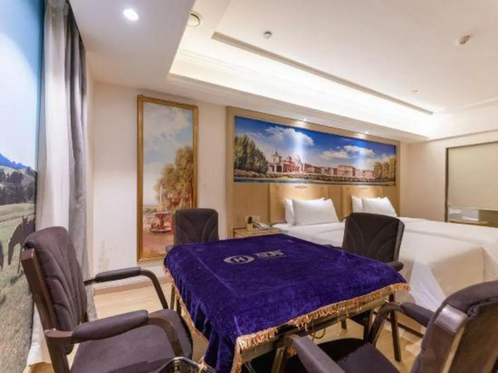 Bed in Vienna Hotel Chongqing Yangjiaping Pedestrian Street Light Railway Station