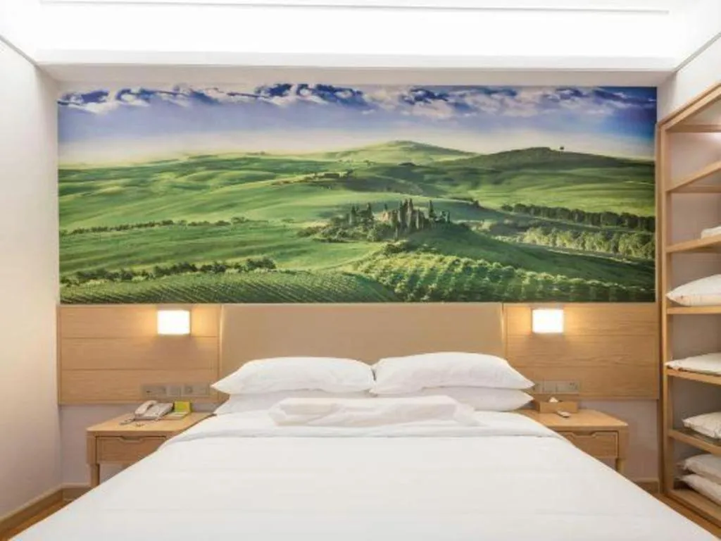 Bed in Best Sleep International Hotel Shenzhen Tanglang Metro Station