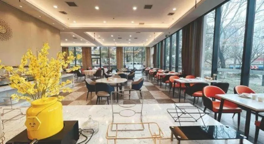 Vienna Hotel Suzhou Yangcheng Lake Fashion Stage