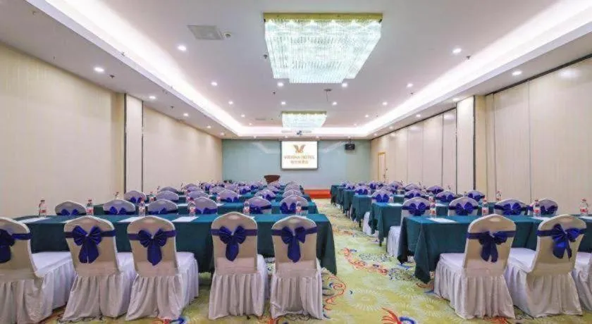 Vienna Hotel Suzhou Yangcheng Lake Fashion Stage