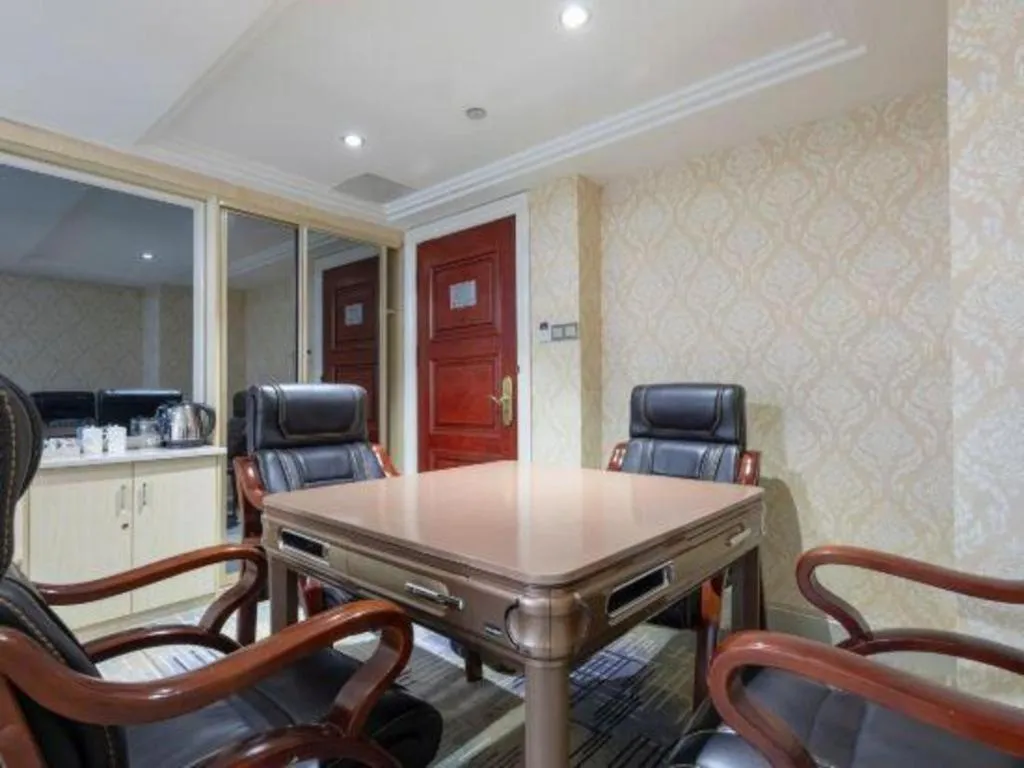 Vienna Hotel Guangdong Zhuhai Mingzhu Station Guozheng