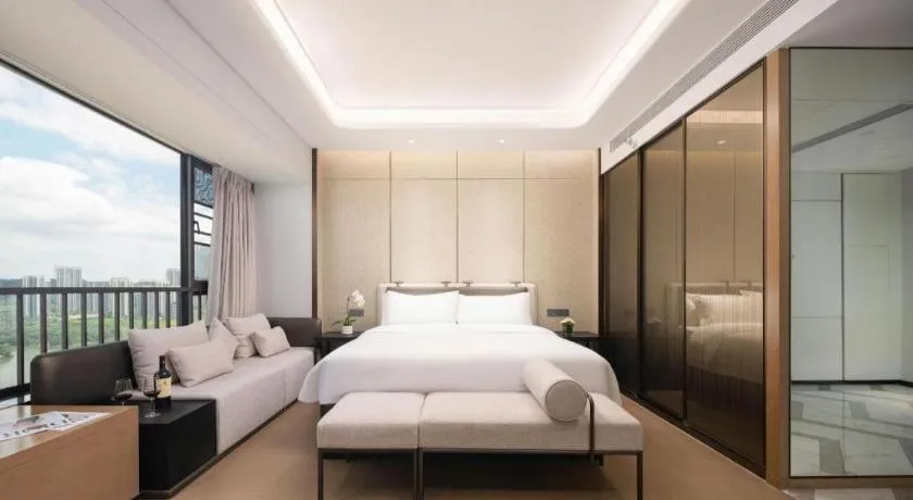 Bed in Shenzhen Cloud Park Manhattan Hotel