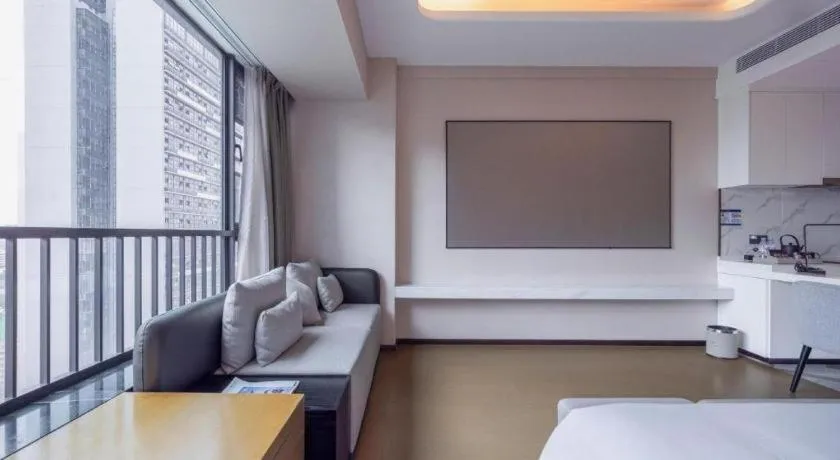 Bed in Shenzhen Cloud Park Manhattan Hotel