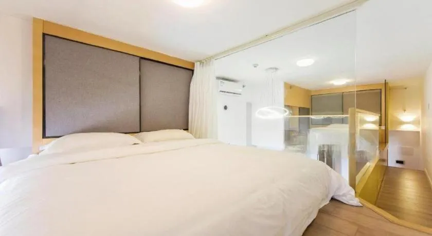 Bed in Shenzhen Cloud Park Manhattan Hotel