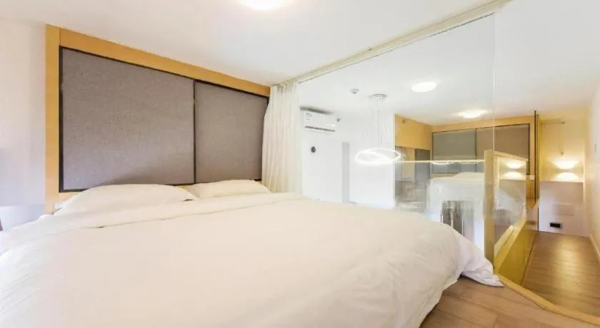 Bed in Shenzhen Cloud Park Manhattan Hotel