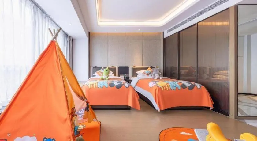 Bed in Shenzhen Cloud Park Manhattan Hotel