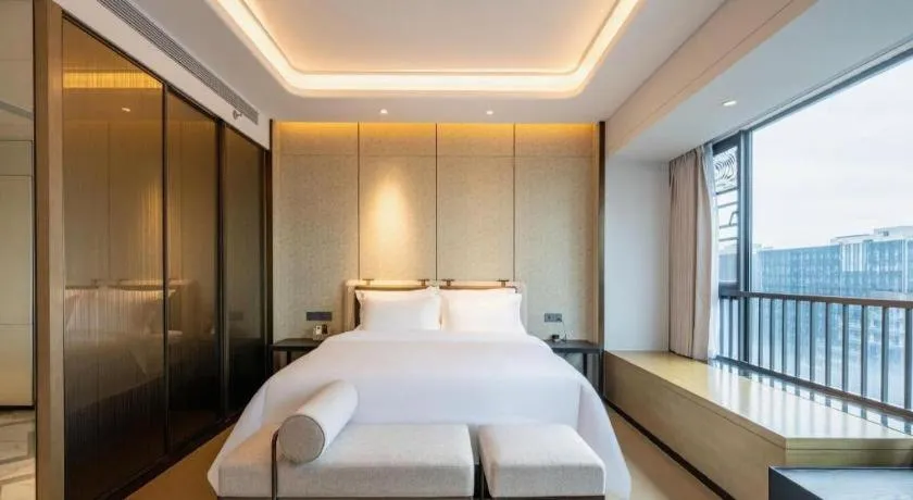 Bed in Shenzhen Cloud Park Manhattan Hotel