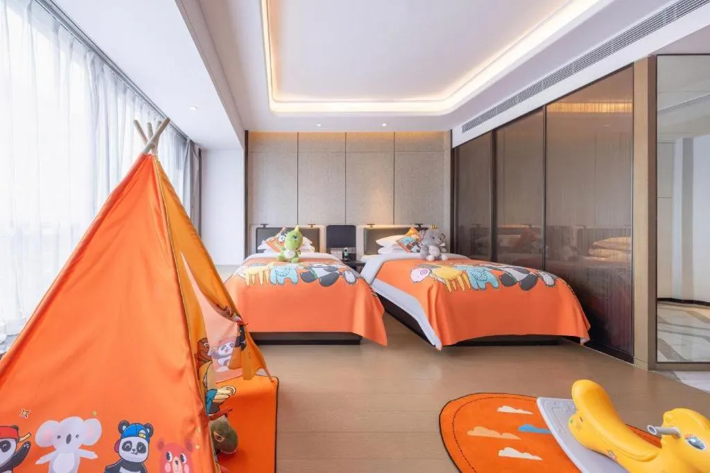 Bed in Shenzhen Cloud Park Manhattan Hotel