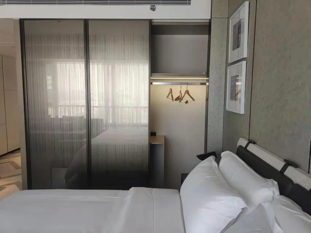 Bed in Shenzhen Cloud Park Manhattan Hotel