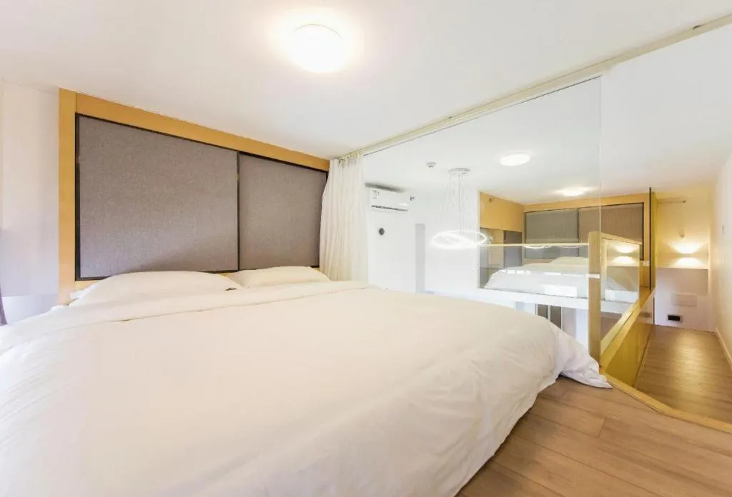 Bed in Shenzhen Cloud Park Manhattan Hotel