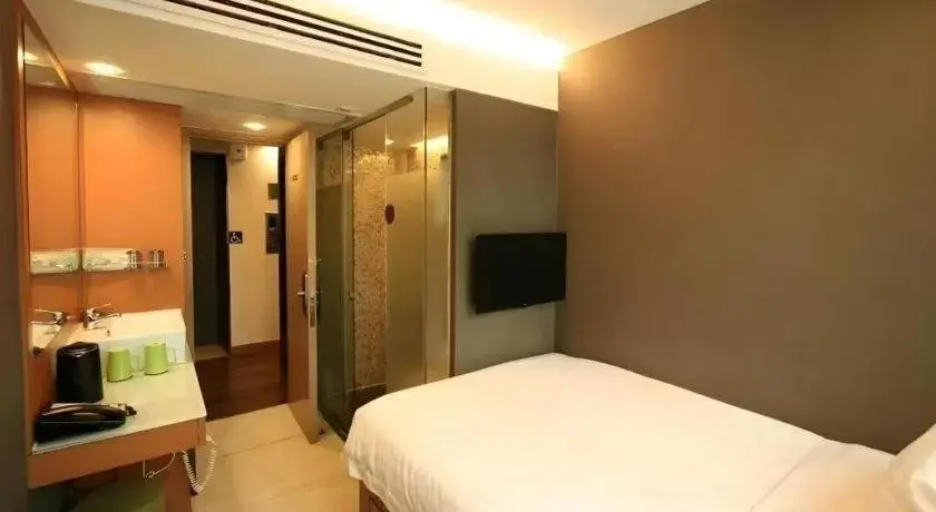 Bed in J Link Hotel Bed in J Link Hotel