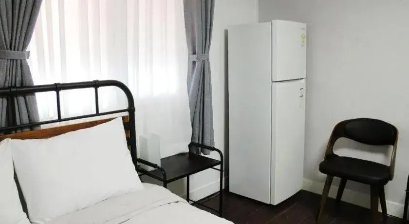 Bed in Seorak Mt., The East Sea and hot spring Bed in Seorak Mt., The East Sea and hot spring