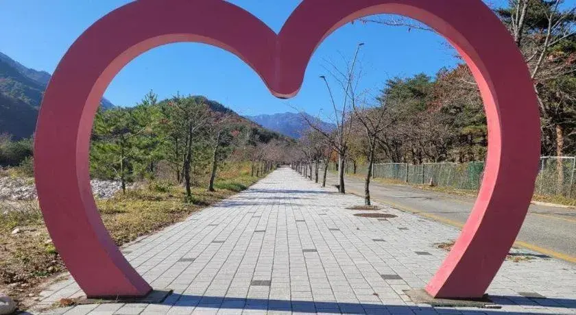 Seorak Mt., The East Sea and hot spring Seorak Mt., The East Sea and hot spring