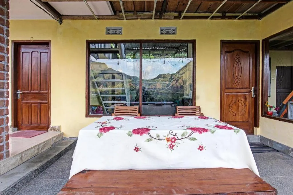 Bed in OYO 91744 Hotel Gemilang