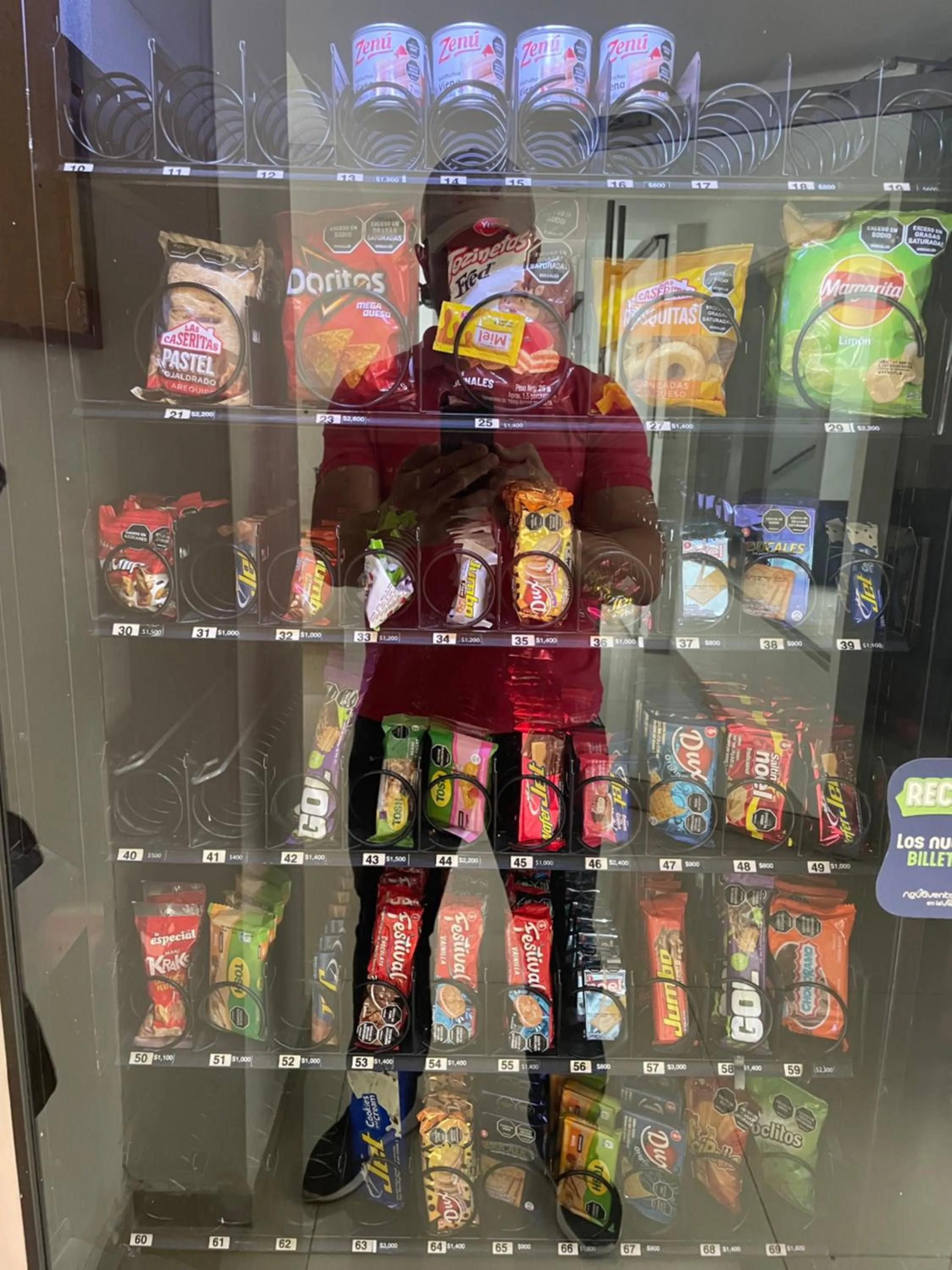 Lobby or reception in Hostal Lleras Calle 8