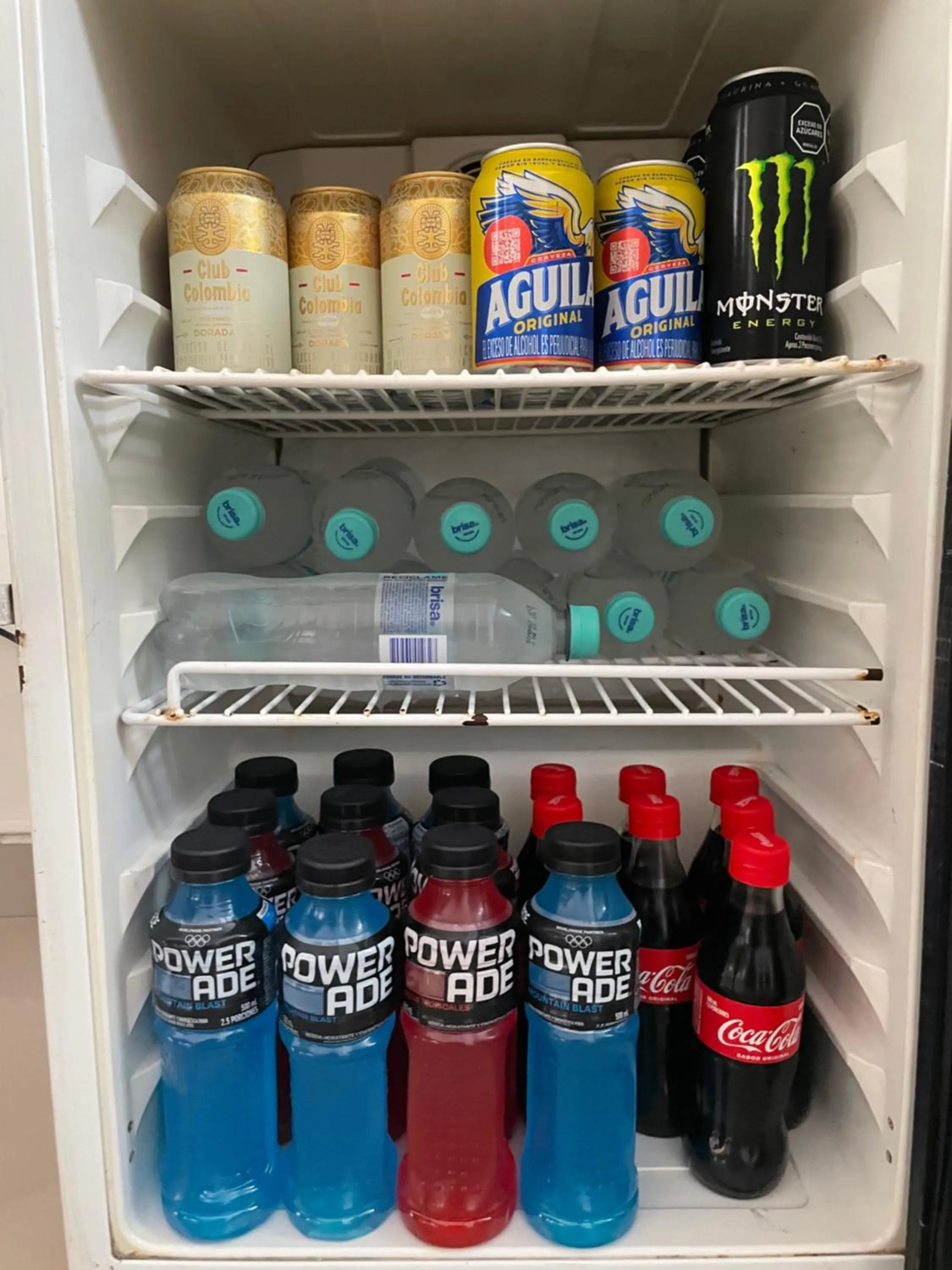 minibar in Hostal Lleras Calle 8