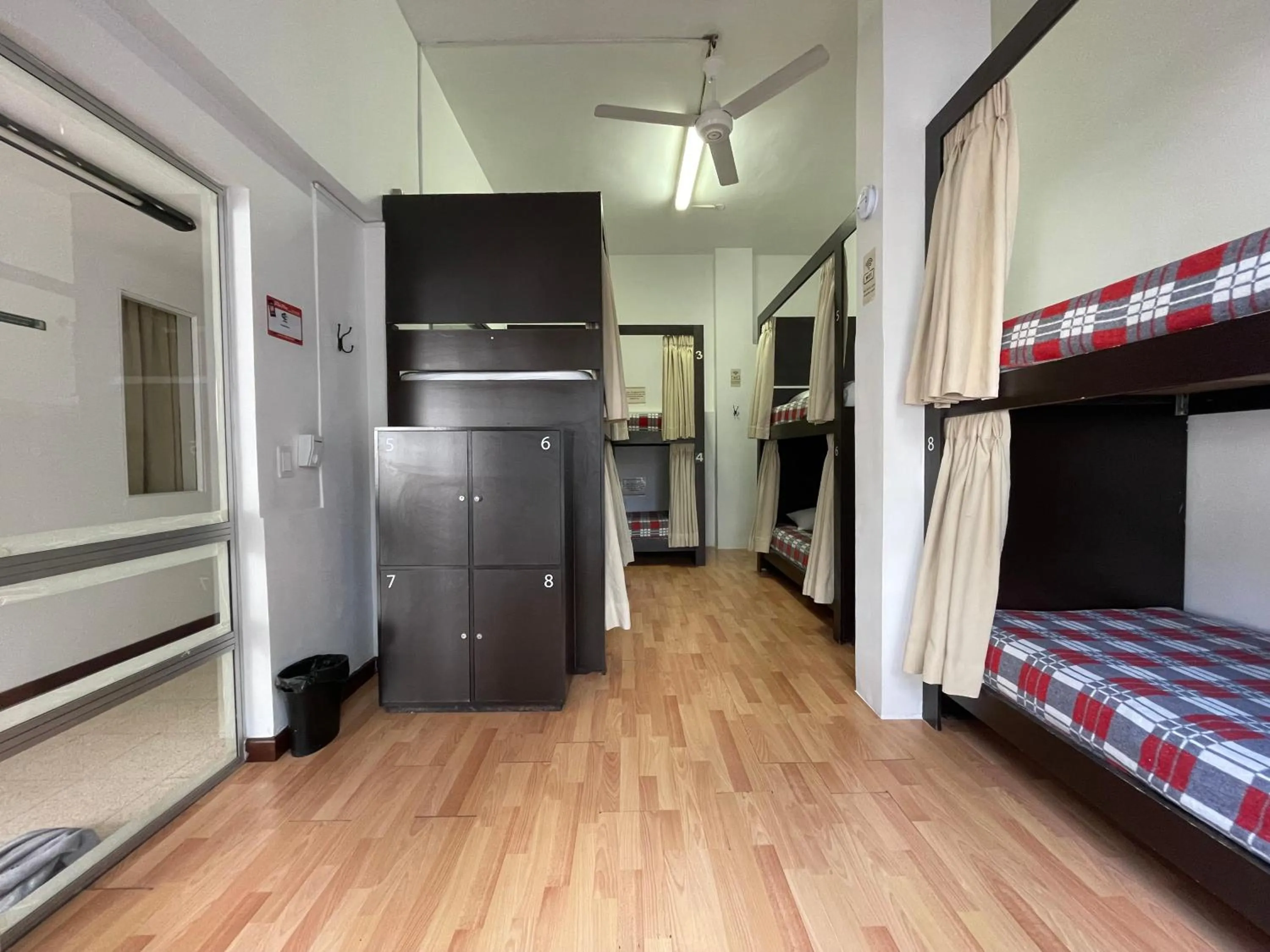 Bedroom, Bed in Hostal Lleras Calle 8