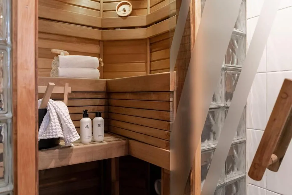 Sauna in Cozy Studio with private Sauna