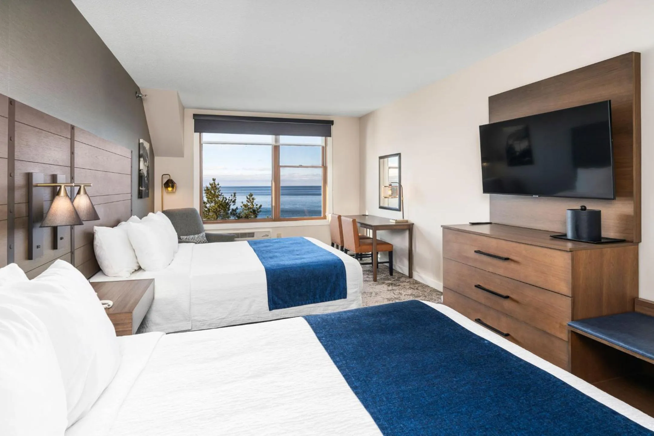 View (from property/room), Bed in Grand Superior Lodge