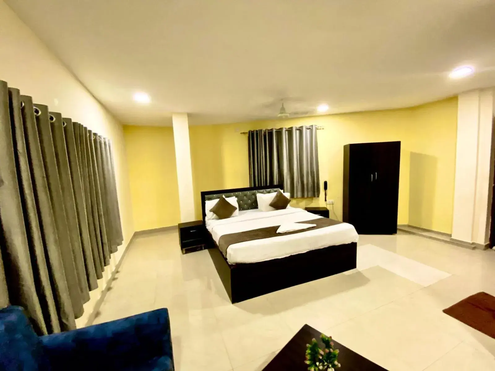 Property building, Bed in Hotel Sky Park Property building, Bed in Hotel Sky Park