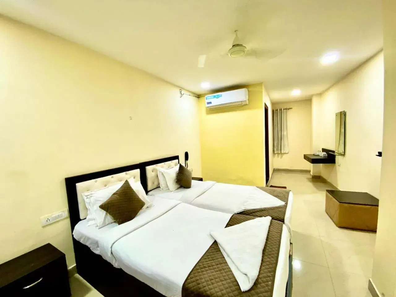 Property building, Bed in Hotel Sky Park Property building, Bed in Hotel Sky Park