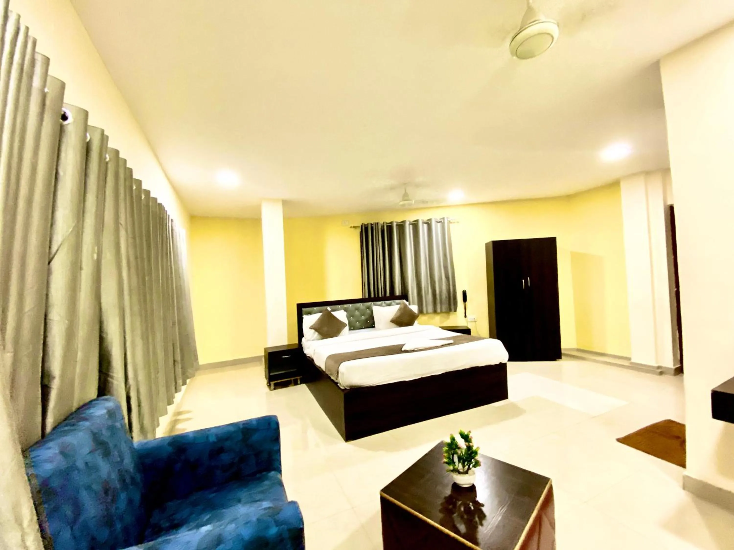 Property building, Bed in Hotel Sky Park