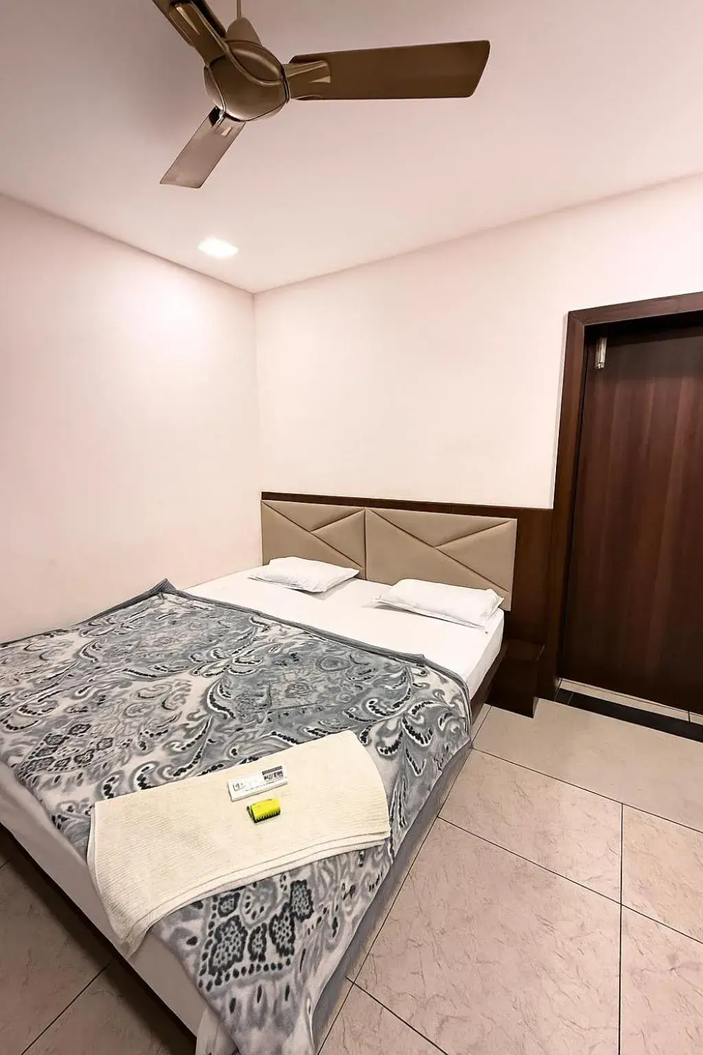 Standard King Room in Hotel Raghuveera Palace Standard King Room in Hotel Raghuveera Palace
