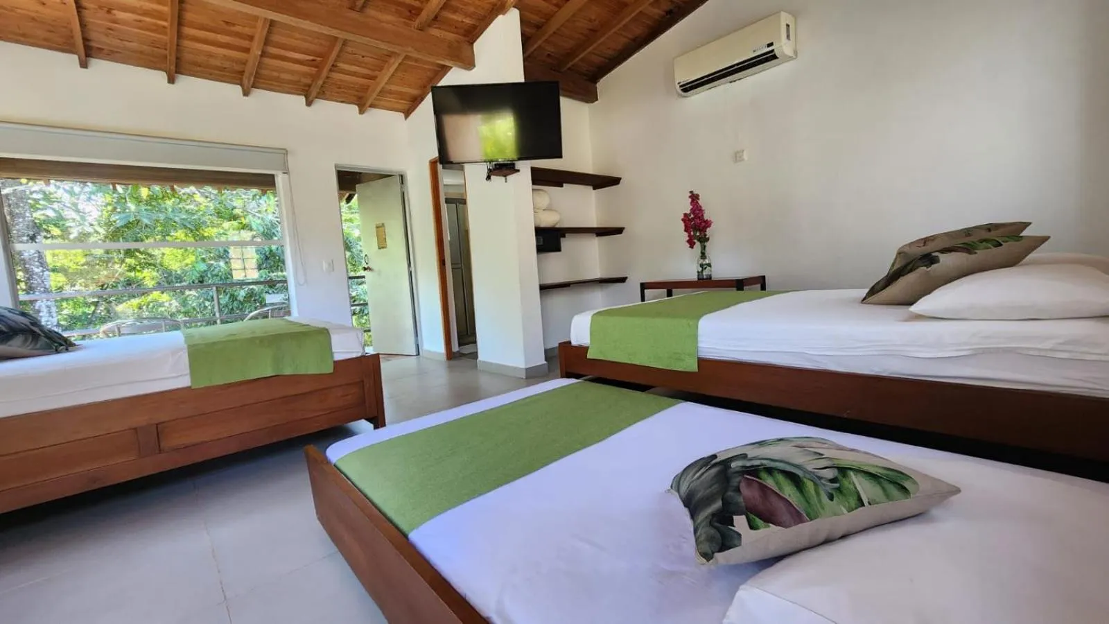 Photo of the whole room, Bed in Hotel Parador del Gitano