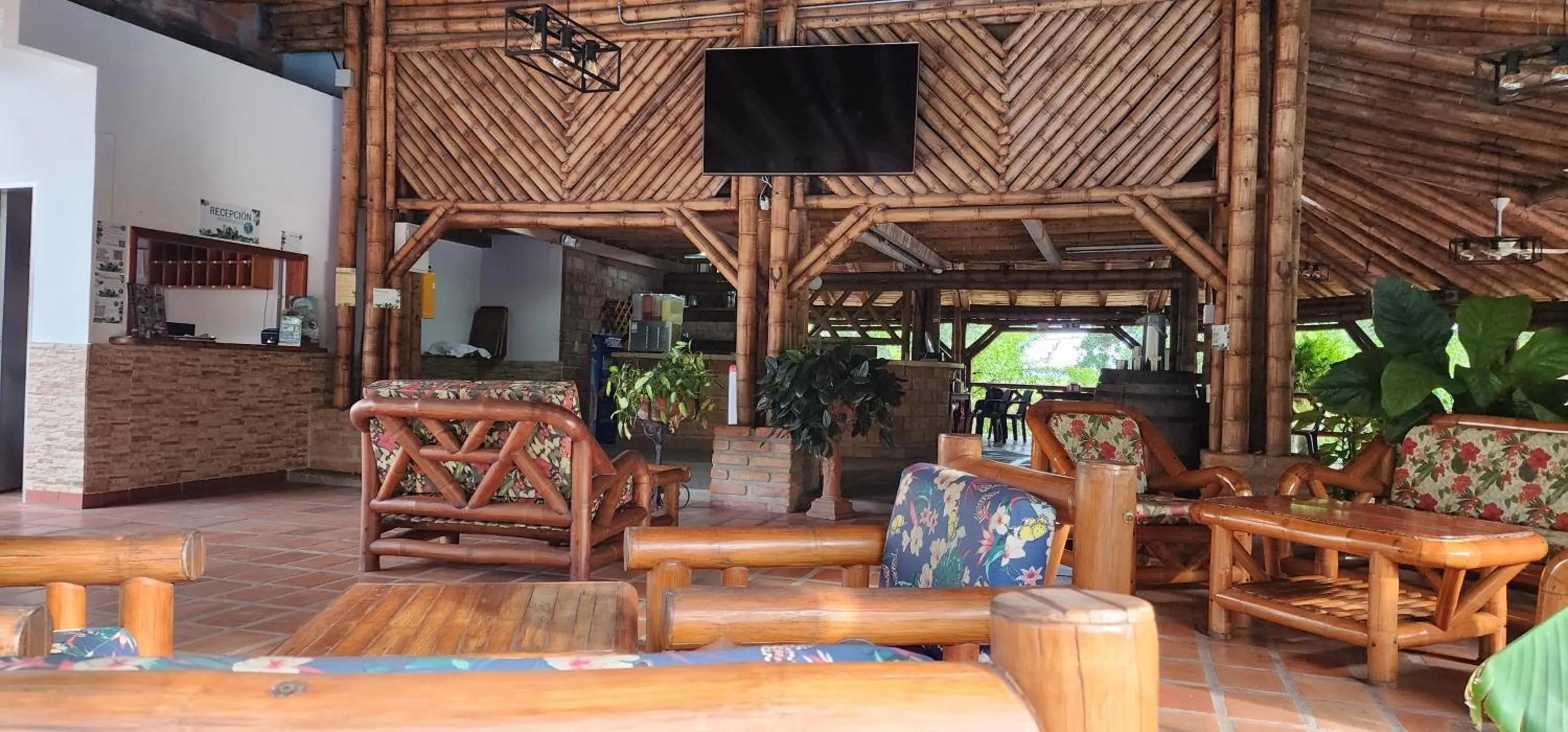 Communal lounge/ TV room in Hotel Parador del Gitano