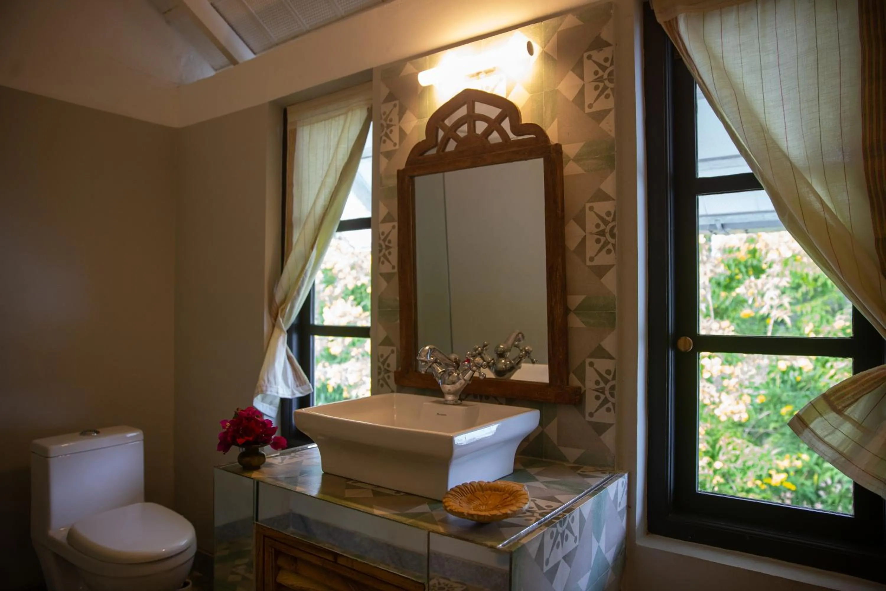 Bathroom in Isla's Ridge - A CGH Earth SAHA Experience