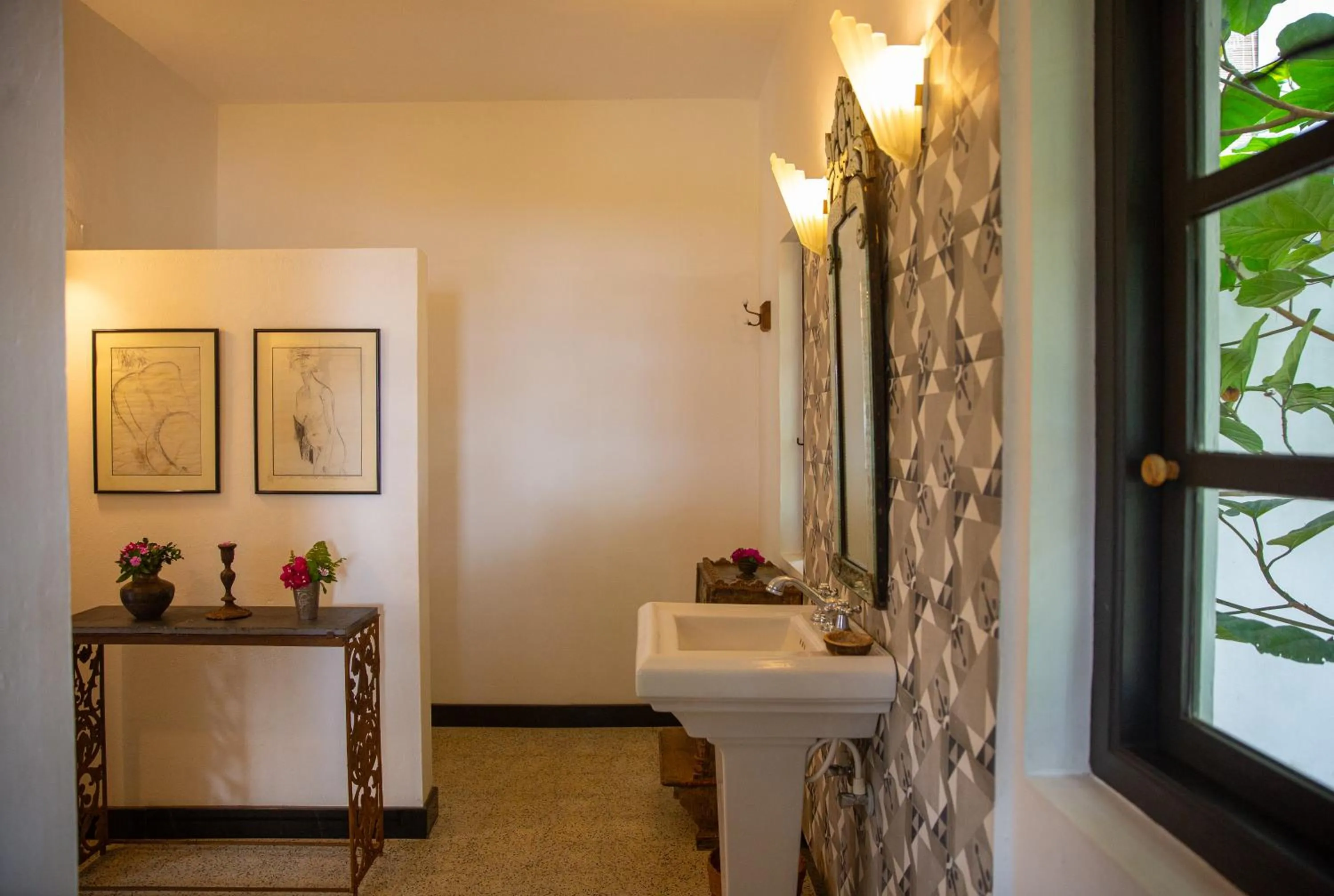 Bathroom in Isla's Ridge - A CGH Earth SAHA Experience