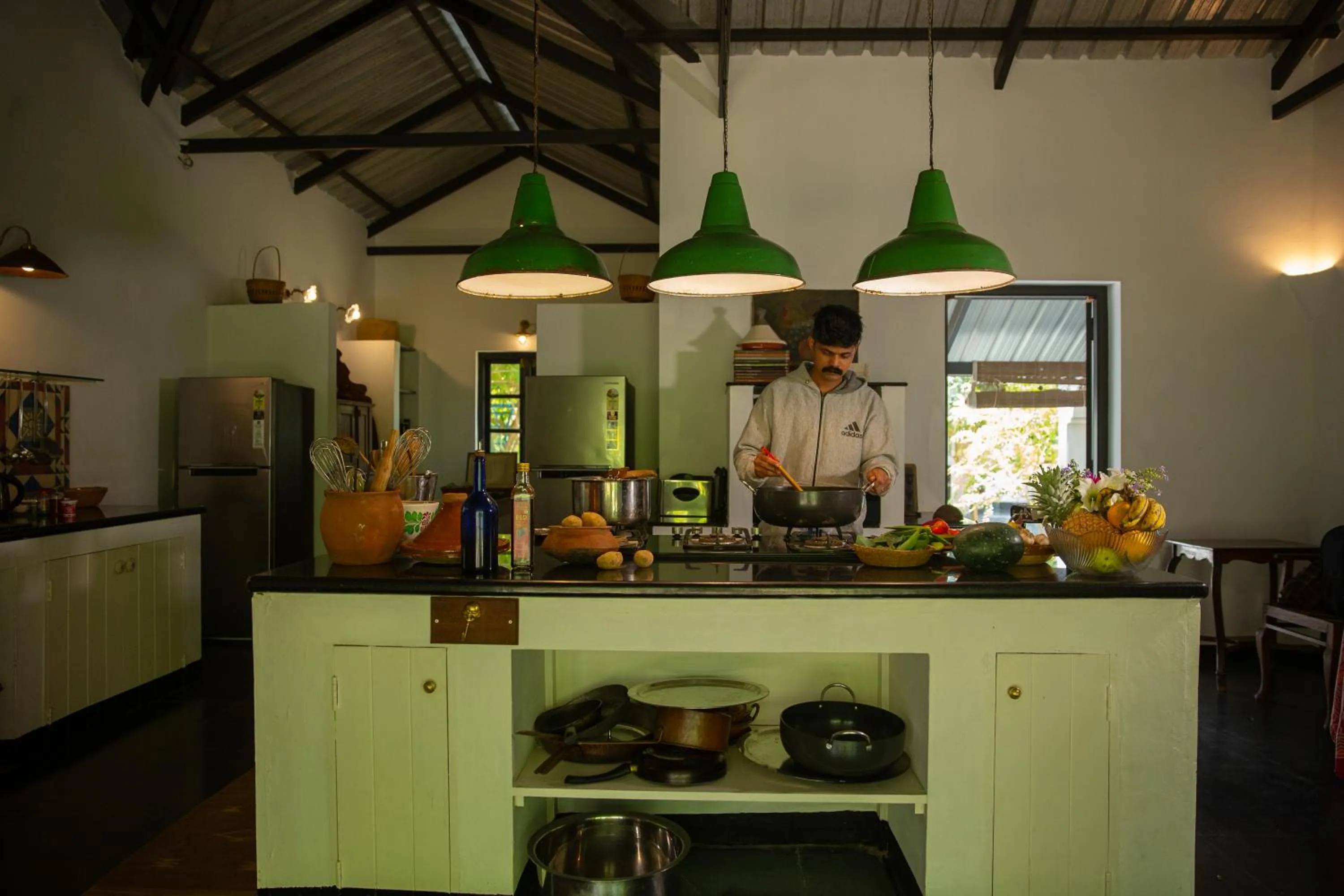 People in Isla's Ridge - A CGH Earth SAHA Experience