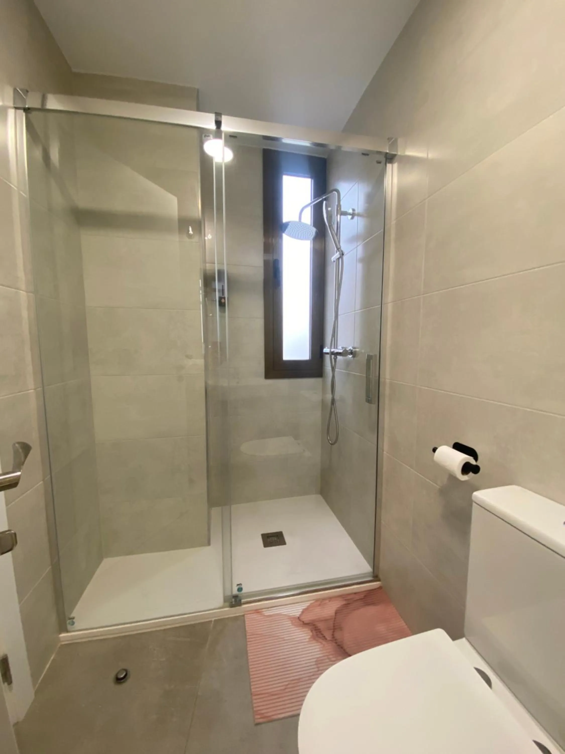 Single Room with Private Bathroom - single occupancy in Hostal La Masia