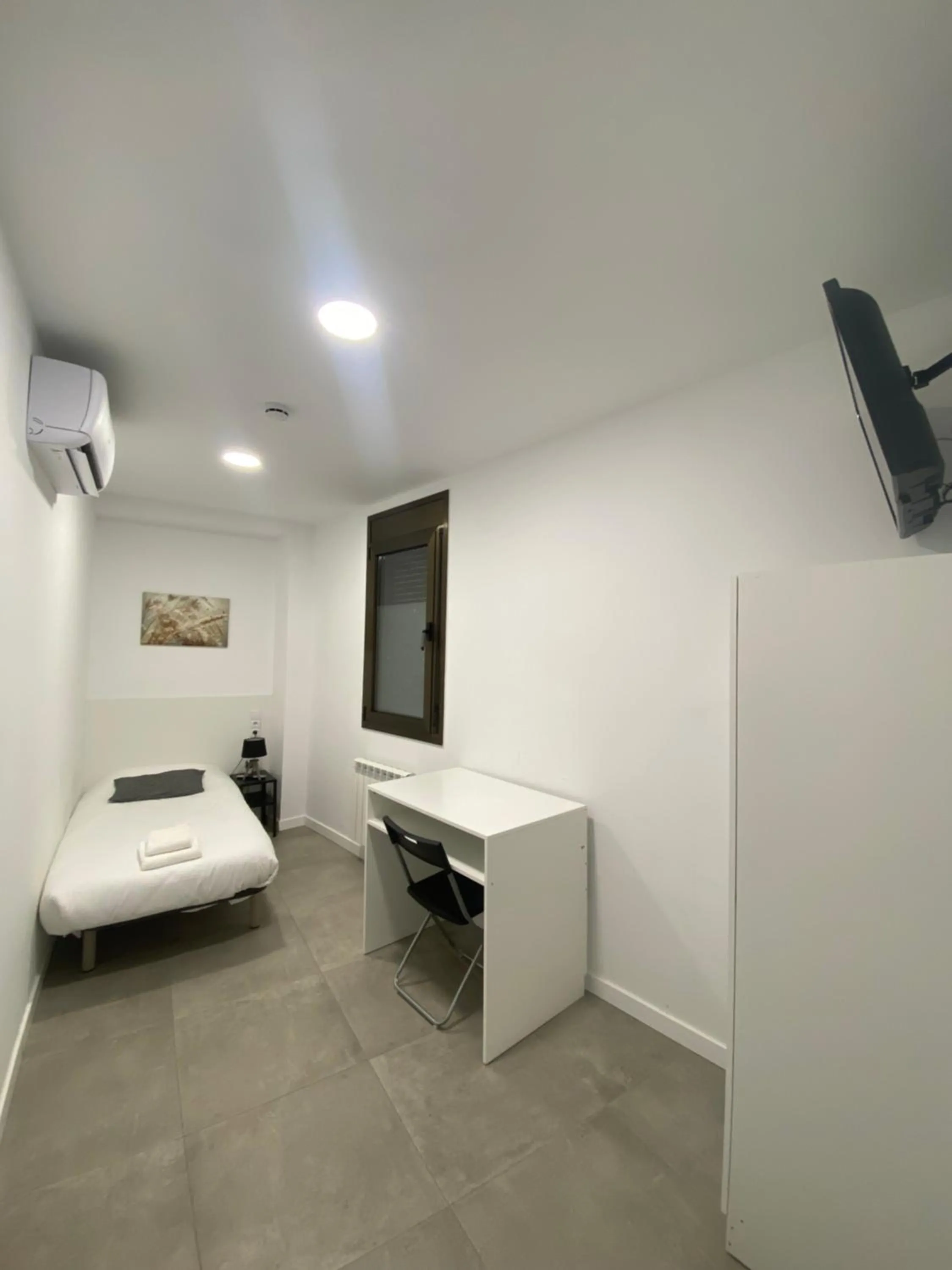 Single Room with Private Bathroom - single occupancy in Hostal La Masia