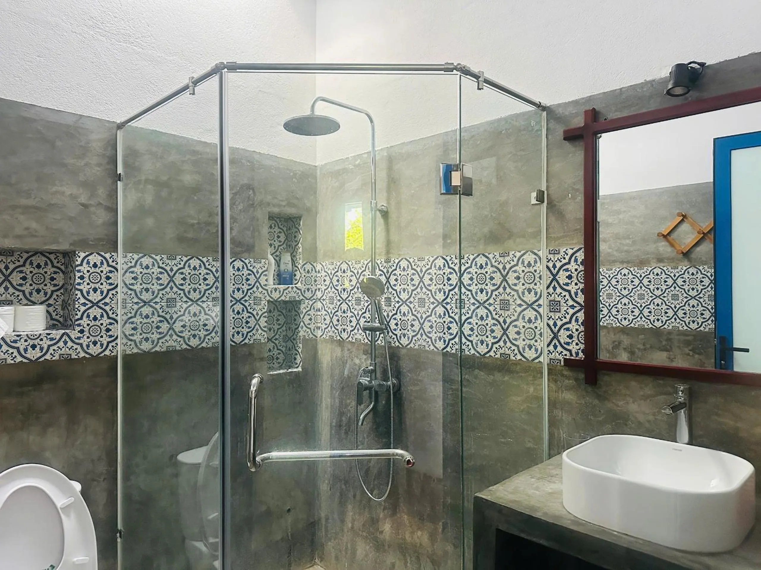 Bathroom in Local Beach Homestay