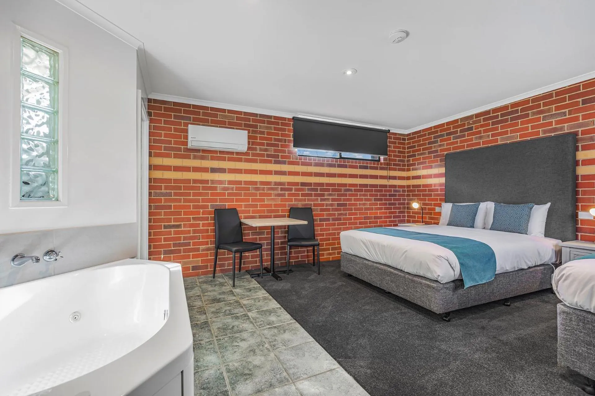 Bed in Rochester Motel