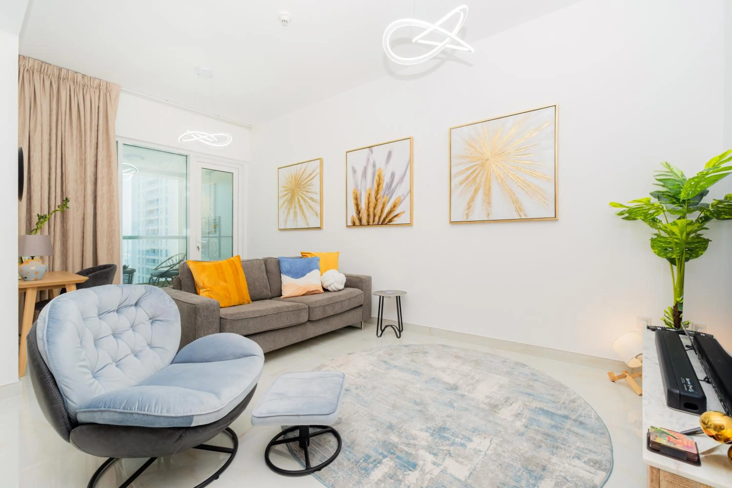 Living room in Dubai Marina - 1BHK Apartment