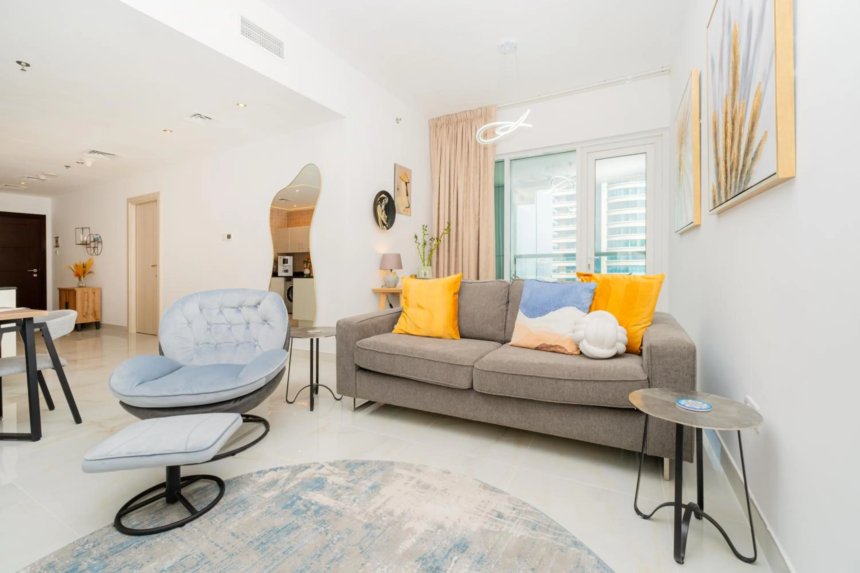 Living room in Dubai Marina - 1BHK Apartment