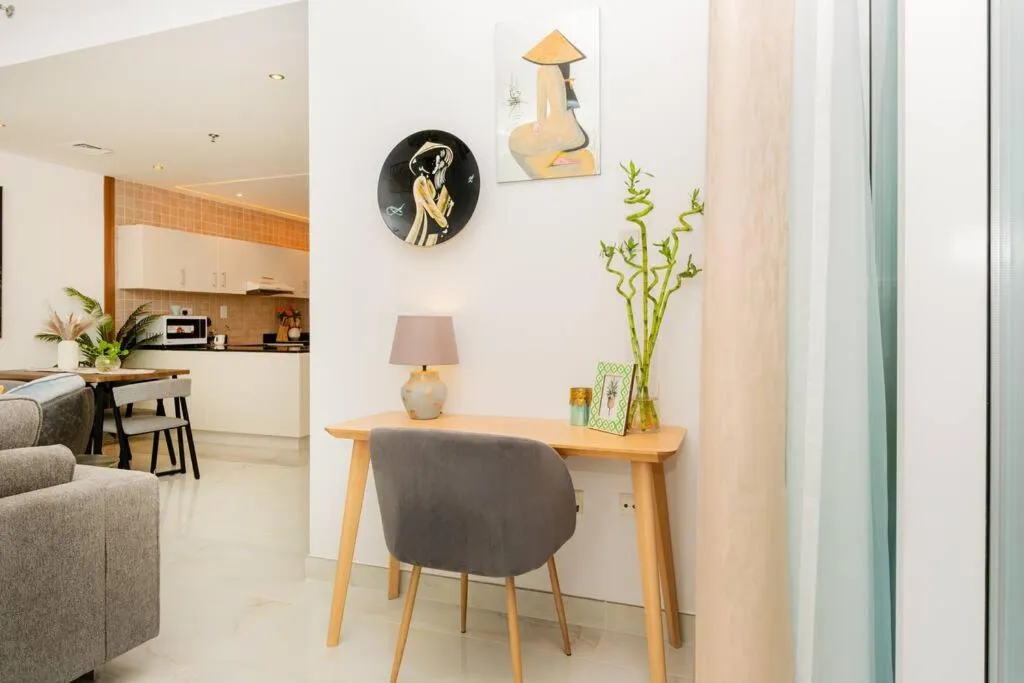 Living room in Dubai Marina - 1BHK Apartment