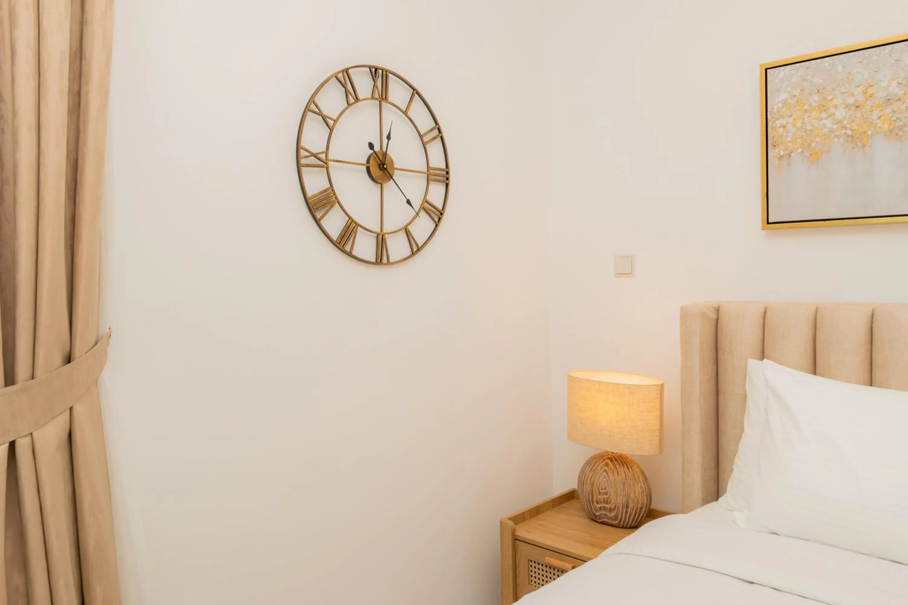 Bedroom, Bed in Dubai Marina - 1BHK Apartment Bedroom, Bed in Dubai Marina - 1BHK Apartment