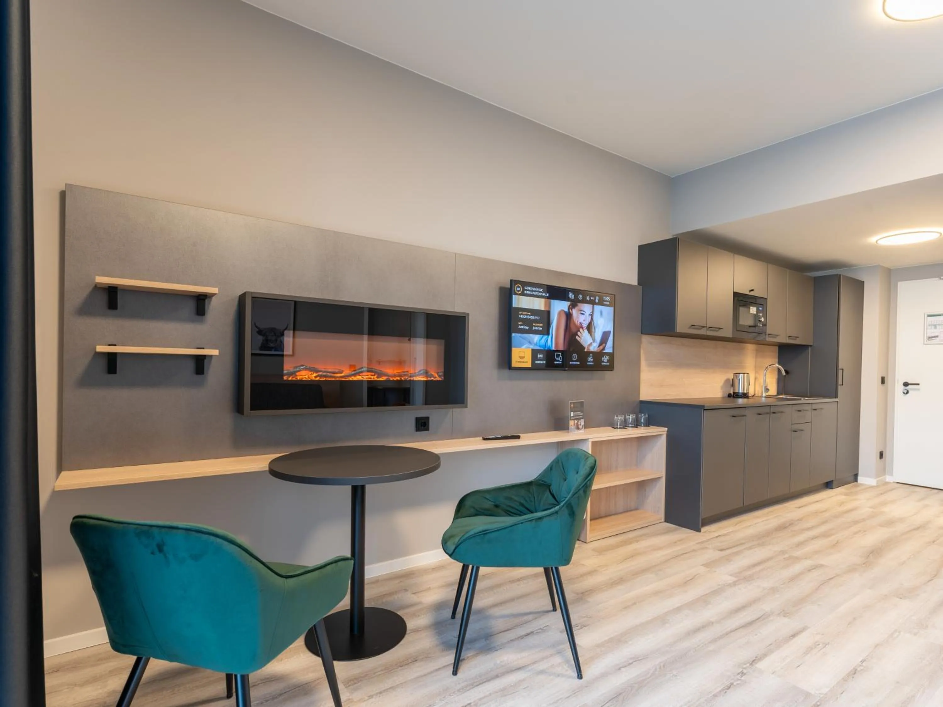 TV and multimedia in JustStay München Hotel & Apartments