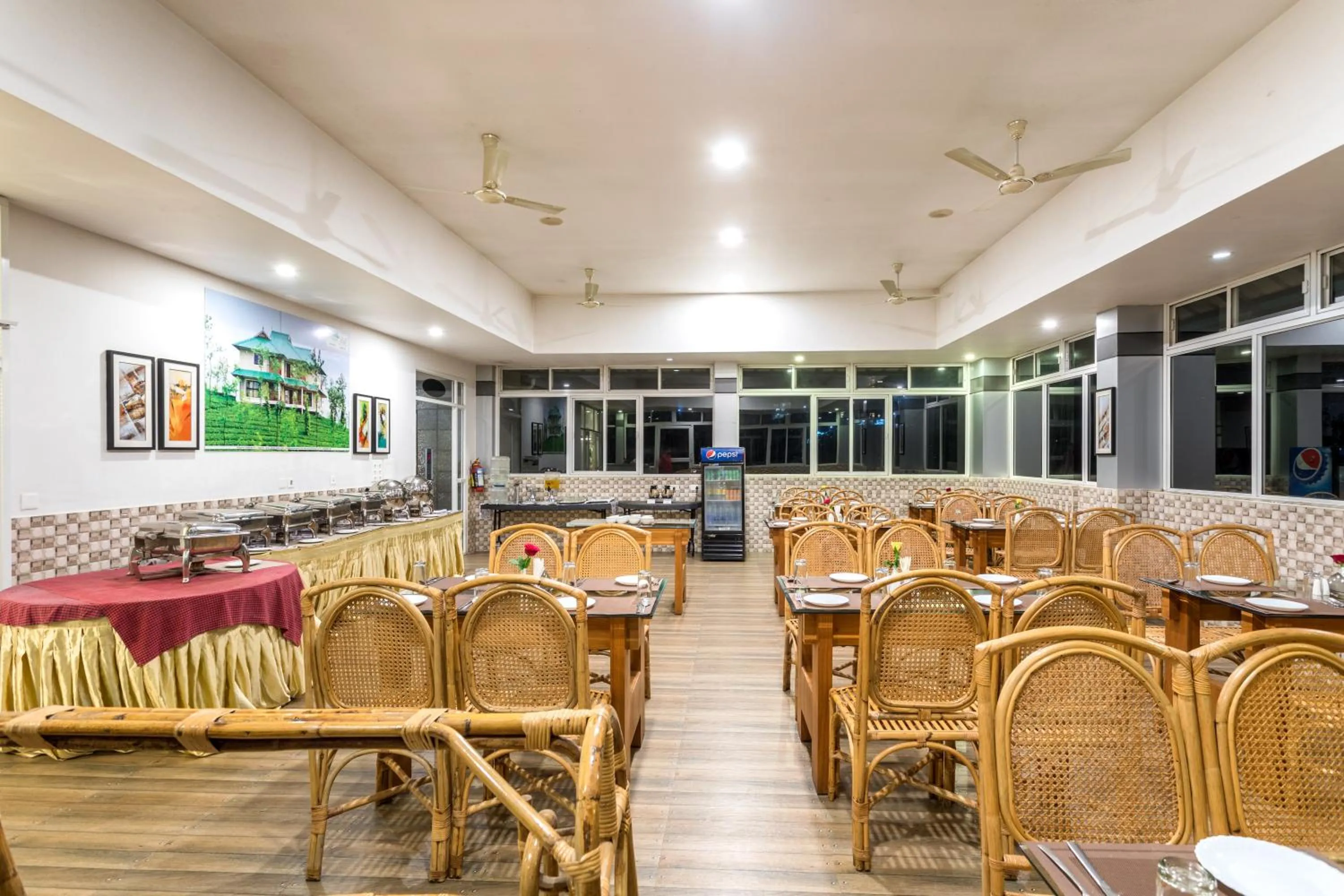 Restaurant/places to eat in Monsoon Grande