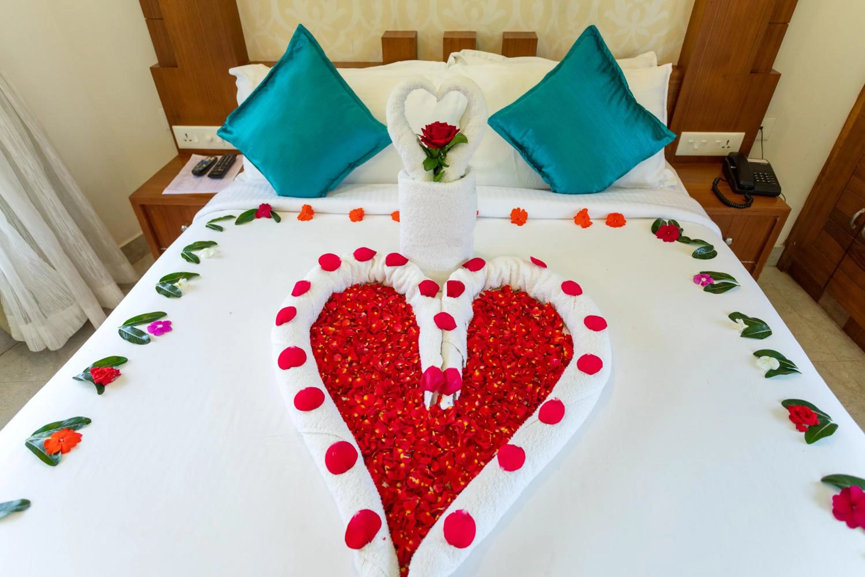 Bedroom, Bed in Monsoon Grande