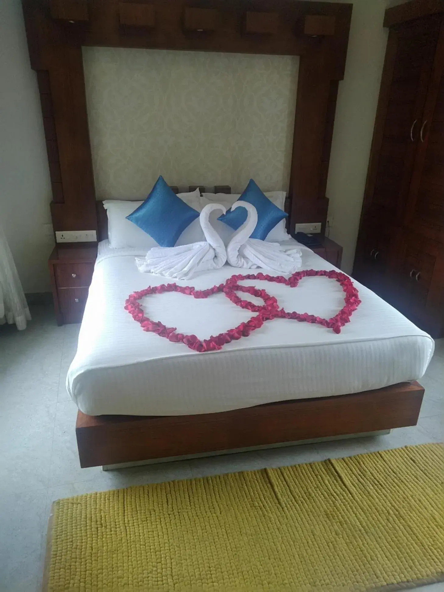 Photo of the whole room, Bed in Monsoon Grande Photo of the whole room, Bed in Monsoon Grande