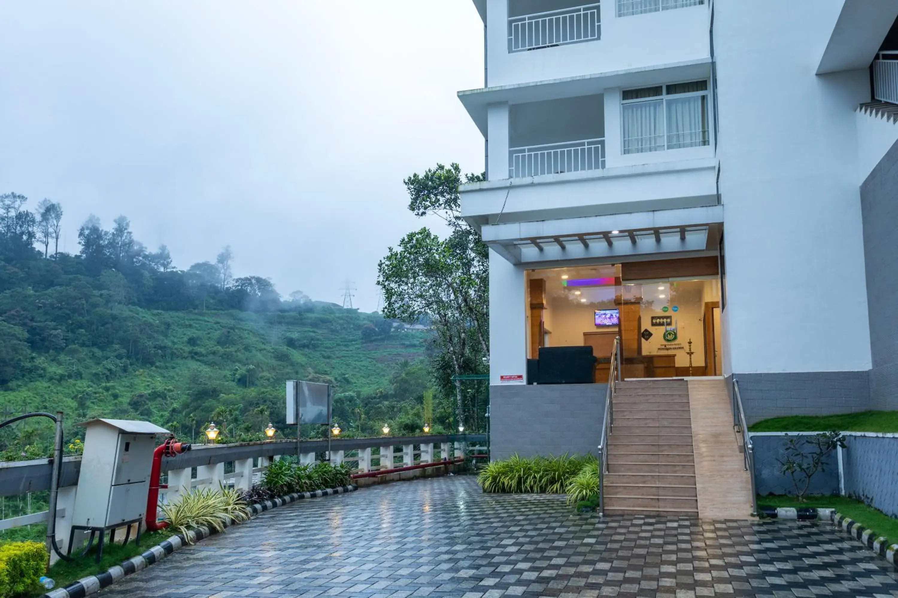 Facade/entrance in Monsoon Grande Facade/entrance in Monsoon Grande