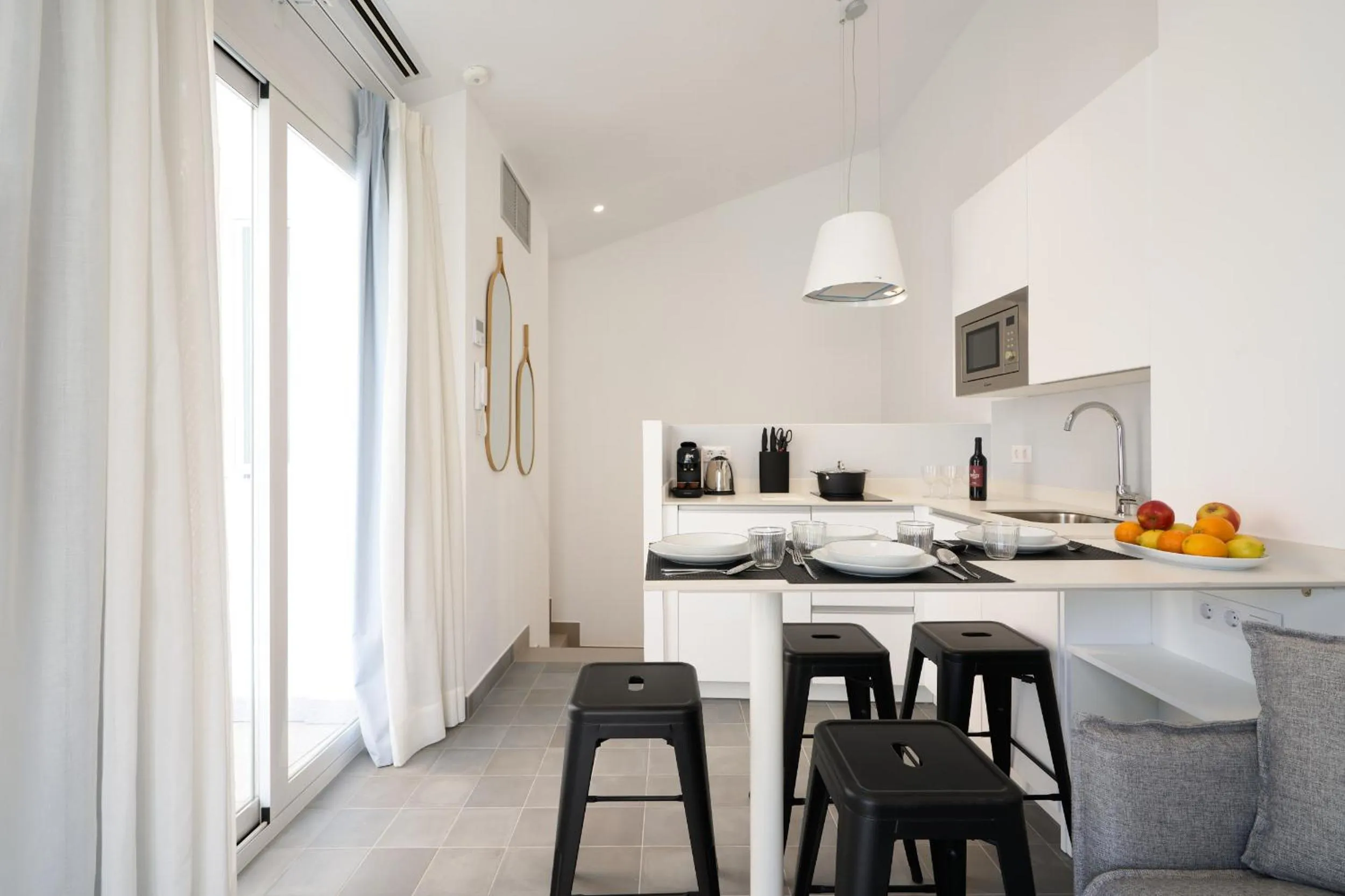 Kitchen or kitchenette in Naranjas y Limones, by Homing U